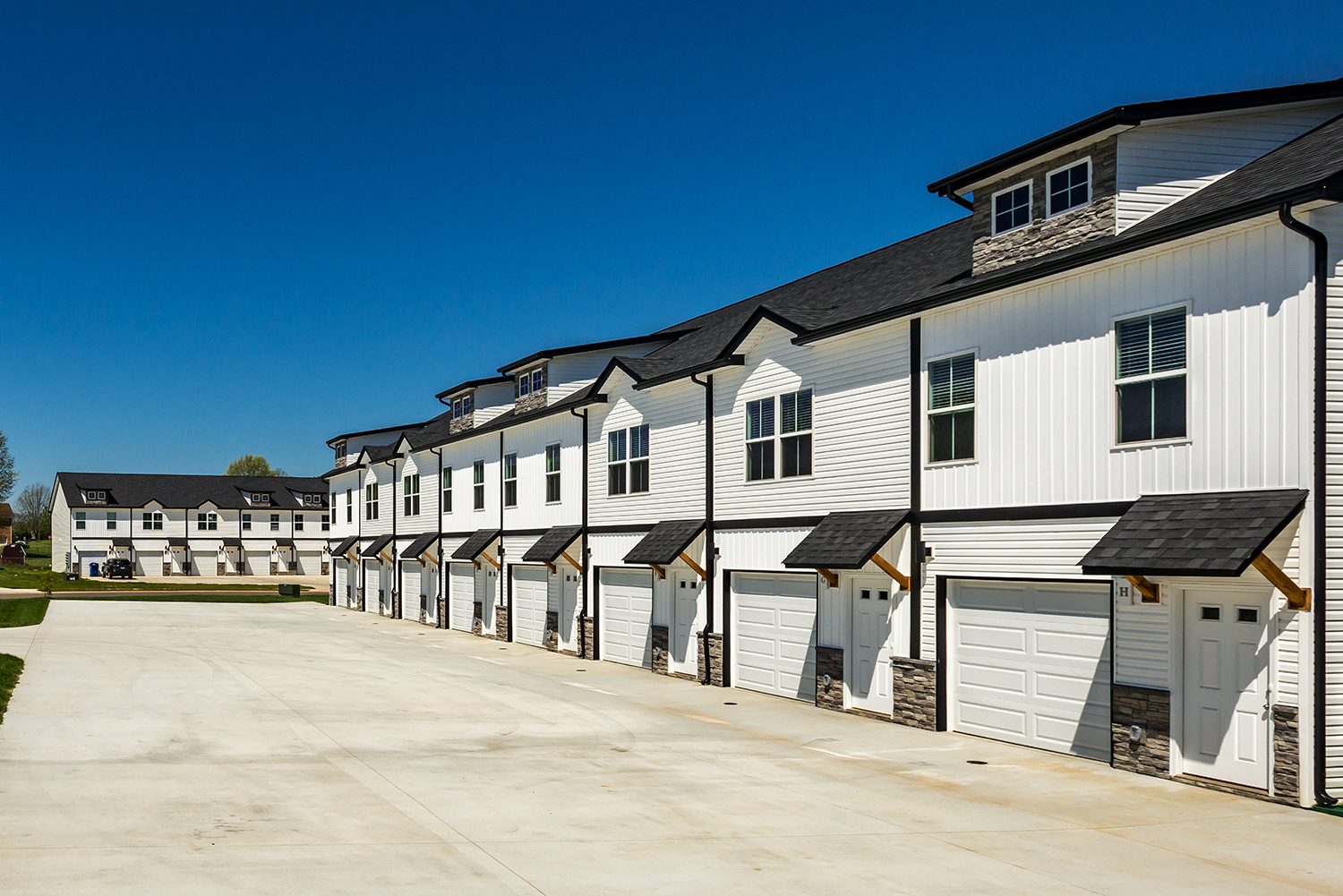 Arrowood Farms The Multifamily Advisory Group at Cushman & Wakefield
